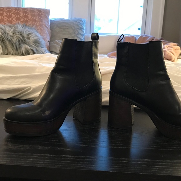 Shoes - Black ankle booties
